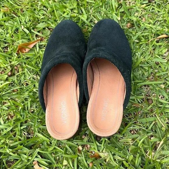 Vionic Kacie Black Suede Clog - Picture 5 of 14